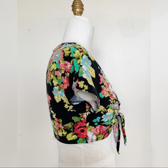 Vivid Floral Adjustable Tie Front Crop Top - Picture 4 of 6